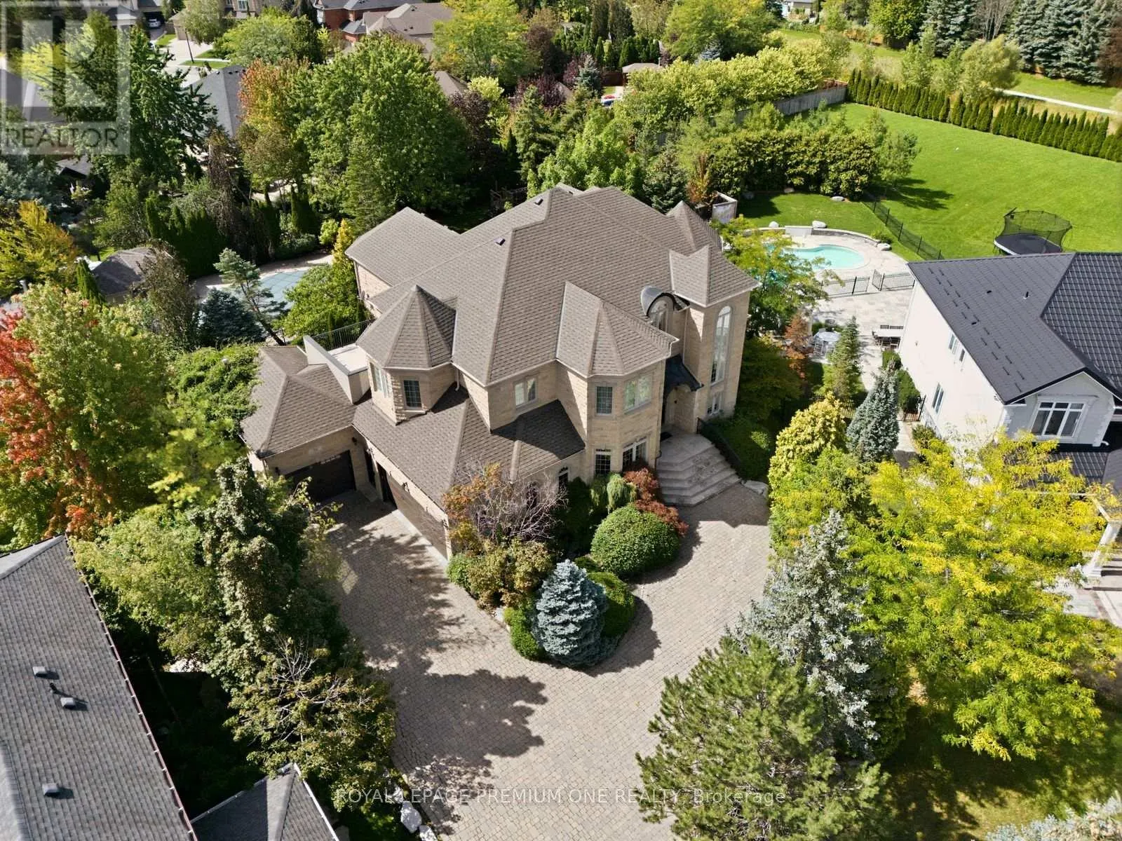 36 NORTHFIELD COURT