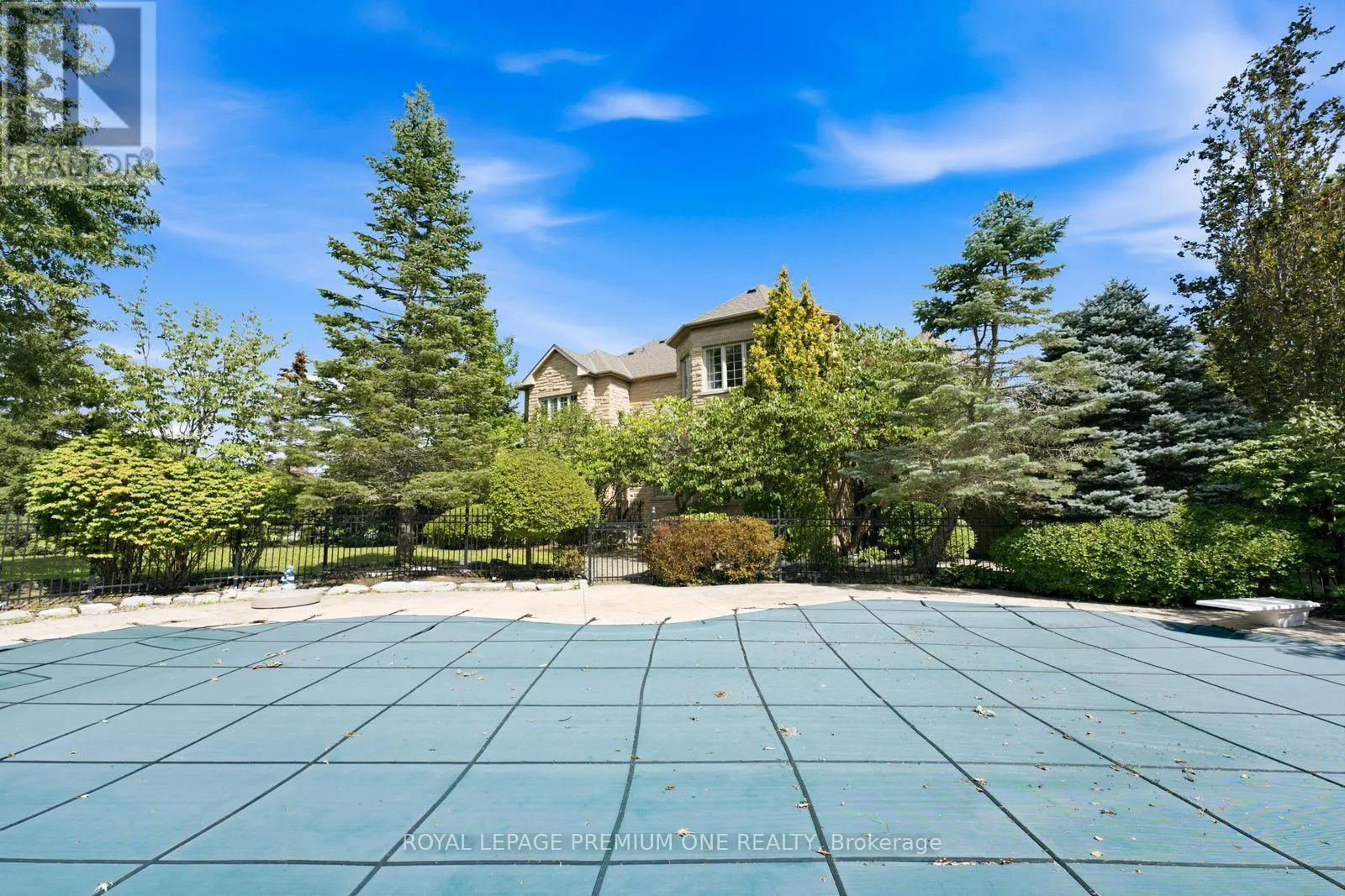 36 NORTHFIELD COURT