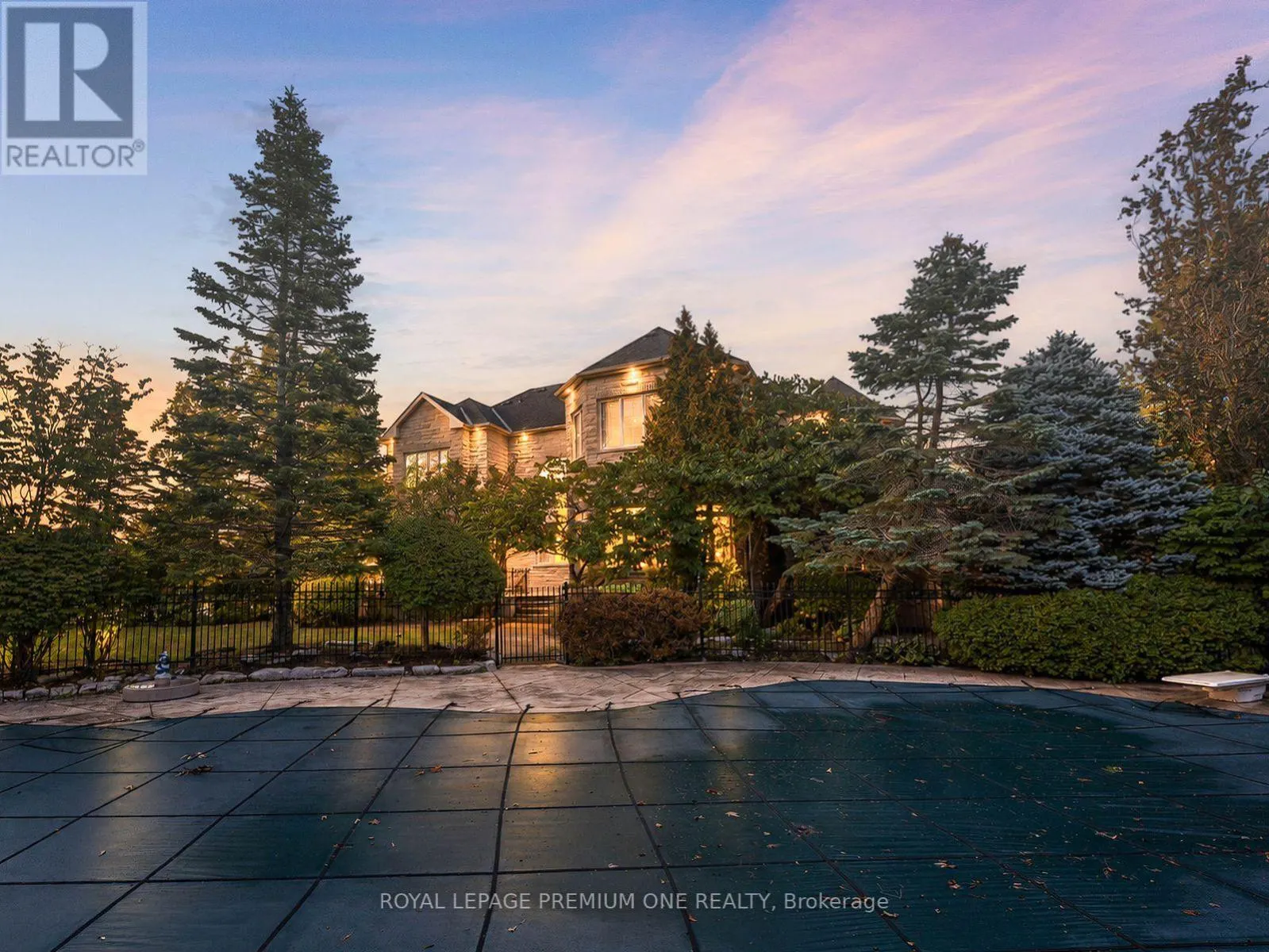 36 NORTHFIELD COURT