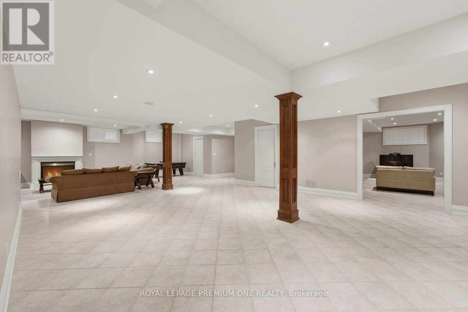 36 NORTHFIELD COURT