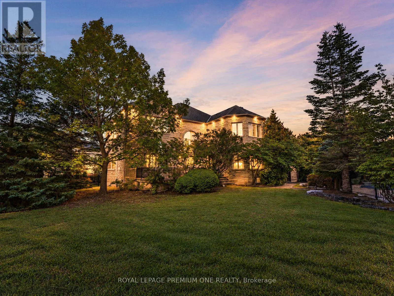 36 NORTHFIELD COURT