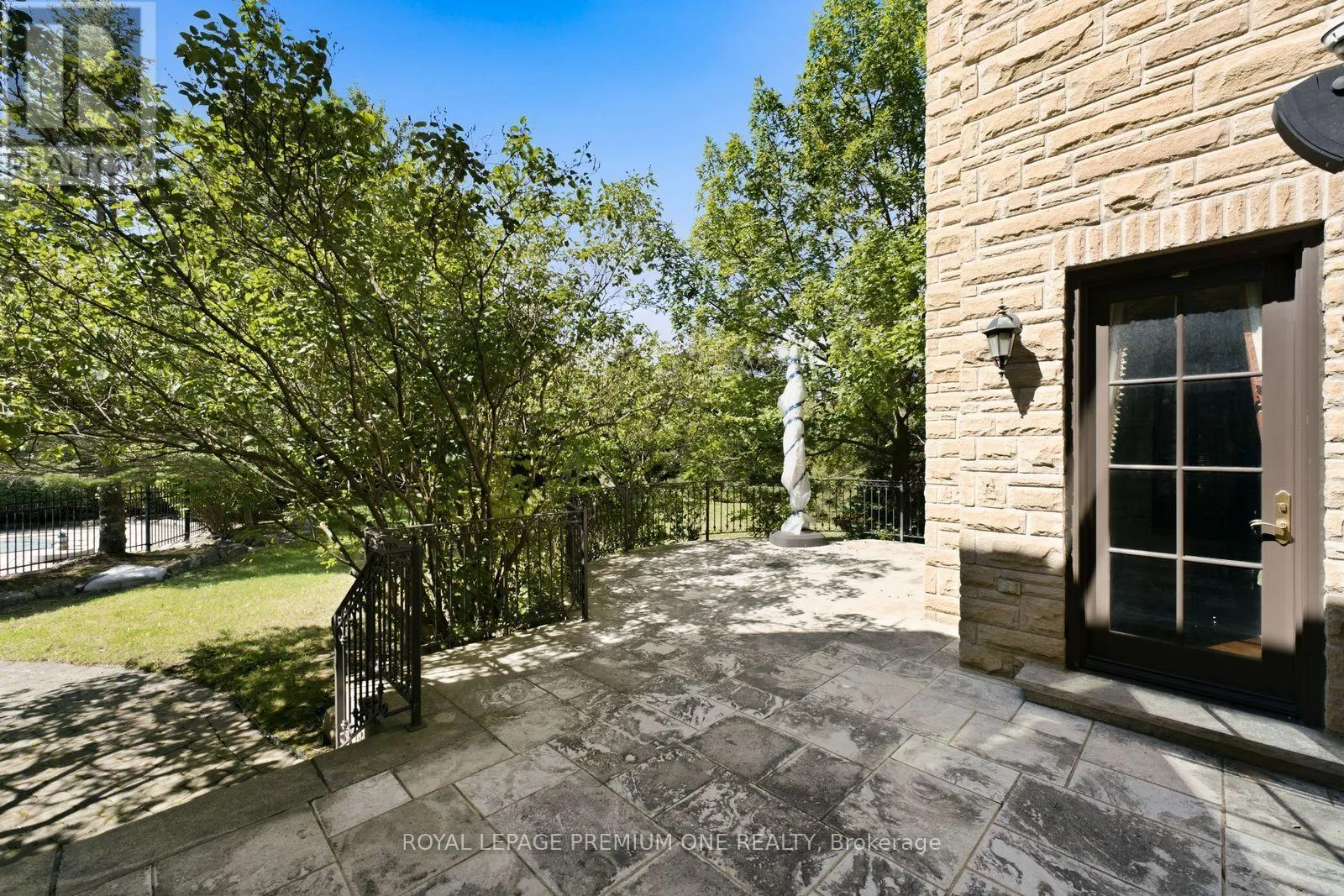 36 NORTHFIELD COURT