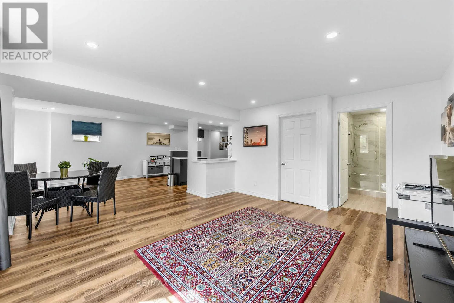 220 DEGRAAF CRESCENT