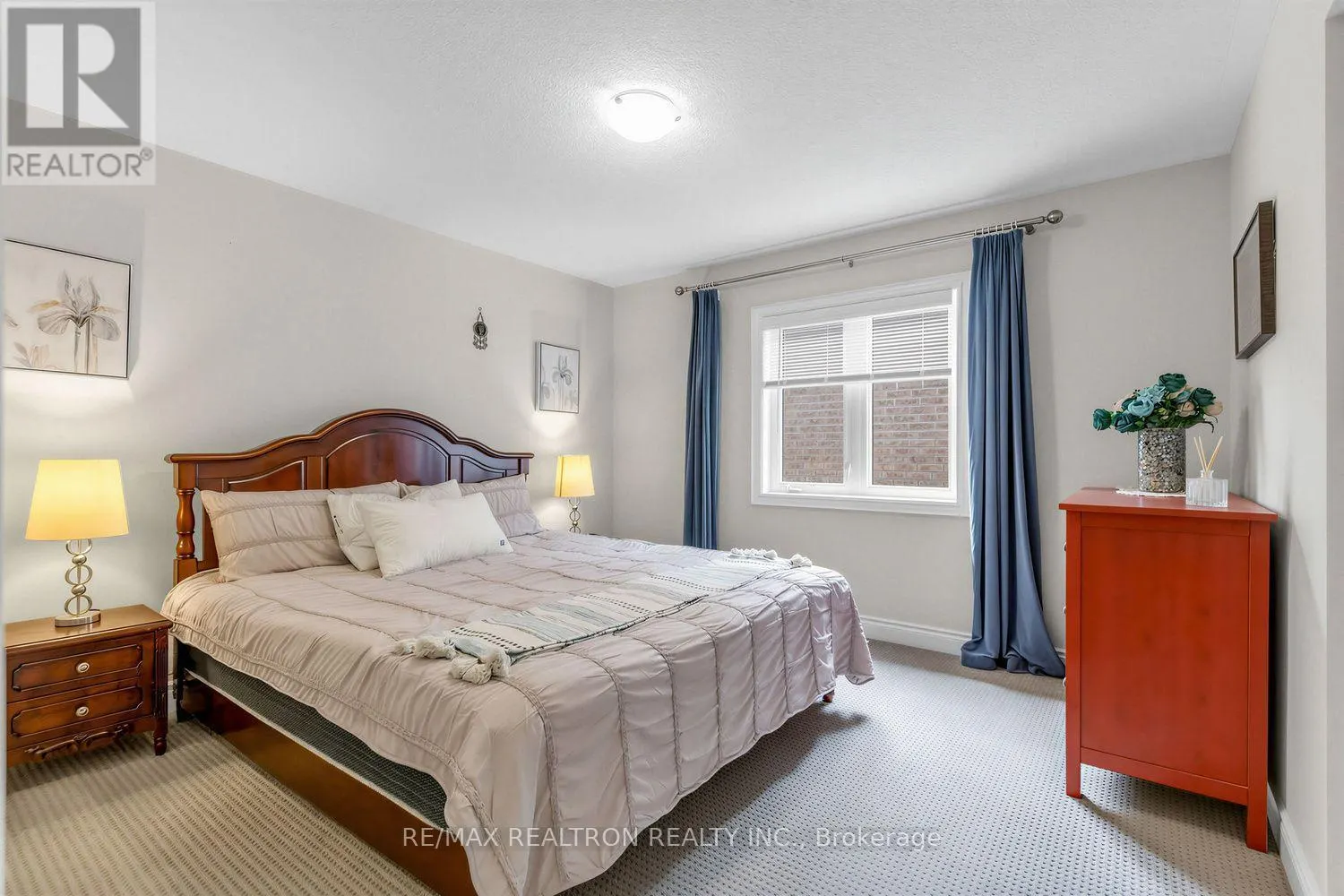 220 DEGRAAF CRESCENT