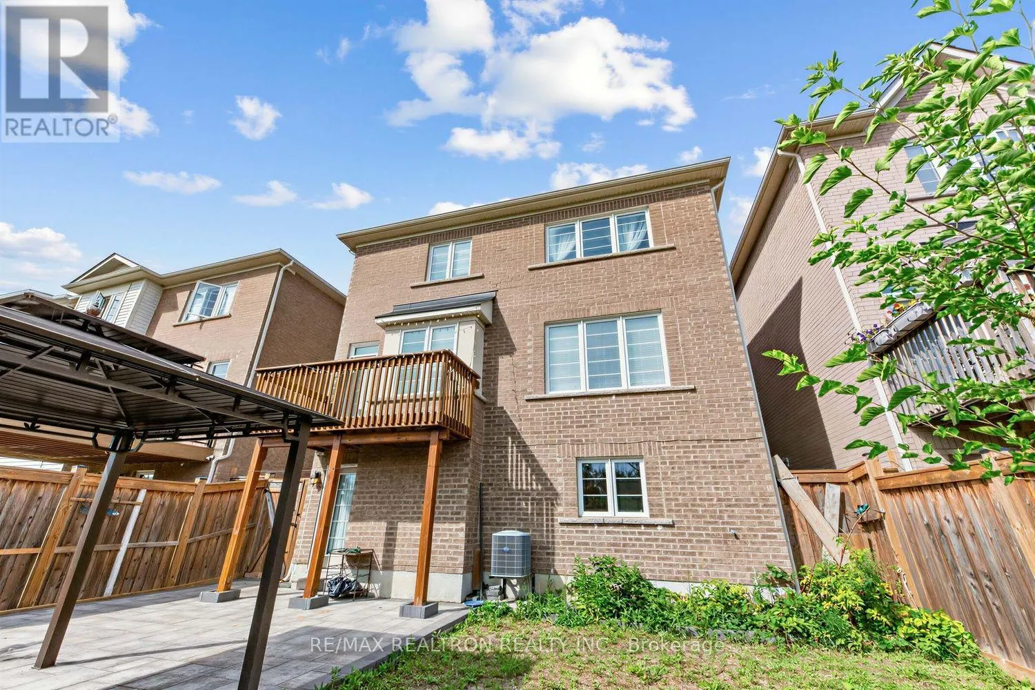 220 DEGRAAF CRESCENT