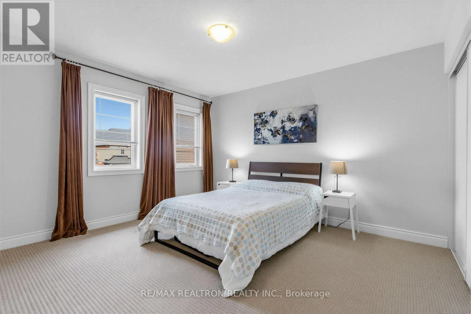 220 DEGRAAF CRESCENT