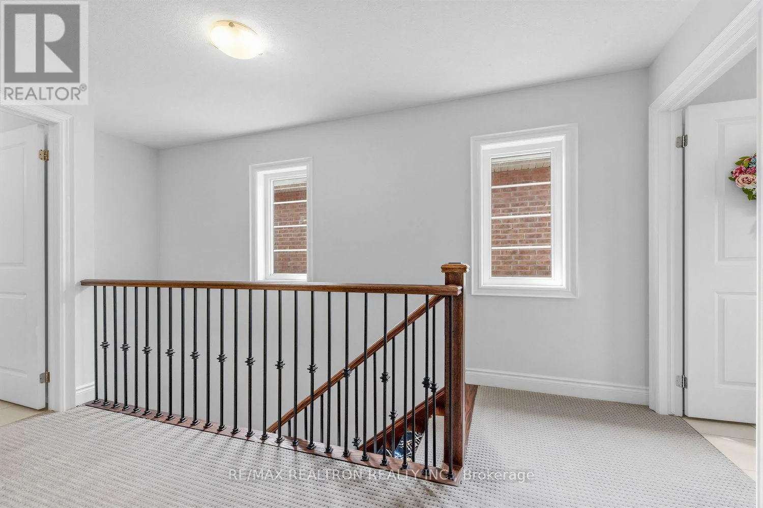 220 DEGRAAF CRESCENT