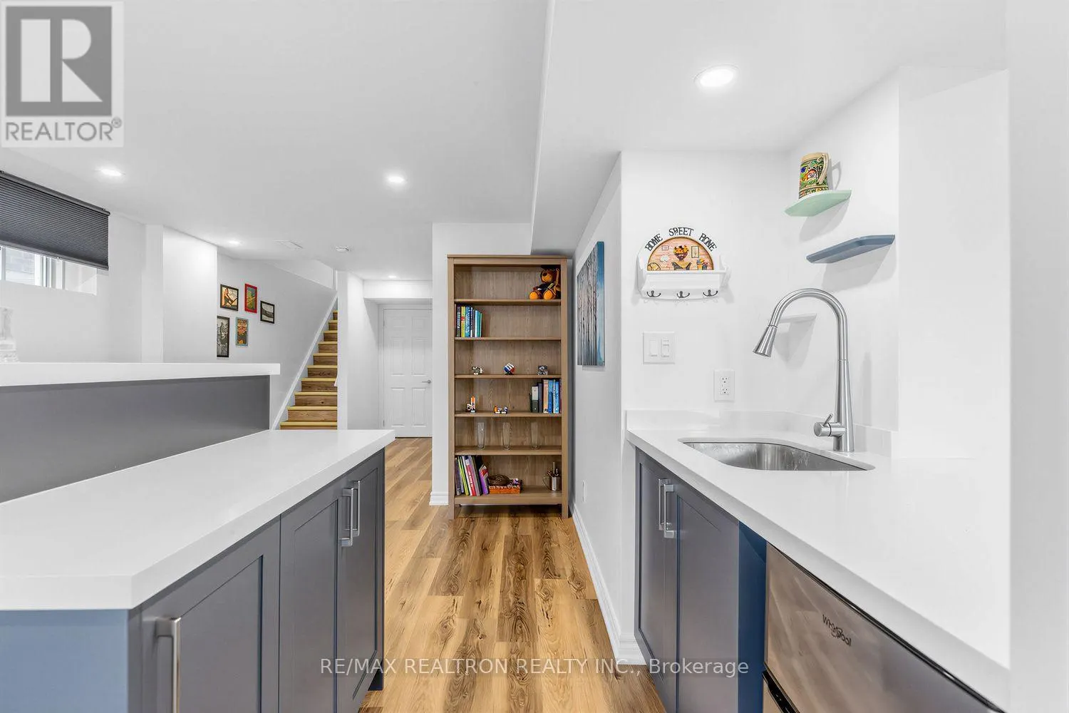 220 DEGRAAF CRESCENT