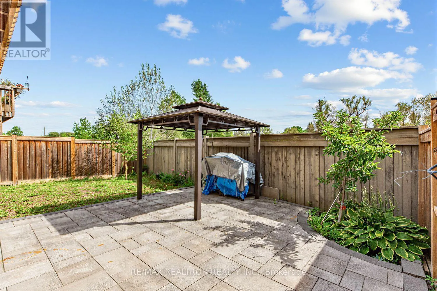 220 DEGRAAF CRESCENT