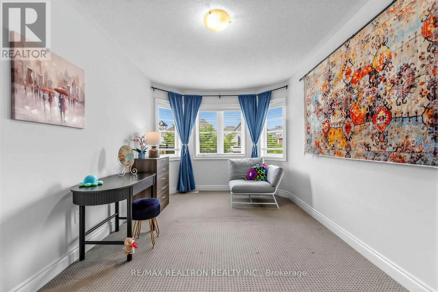 220 DEGRAAF CRESCENT