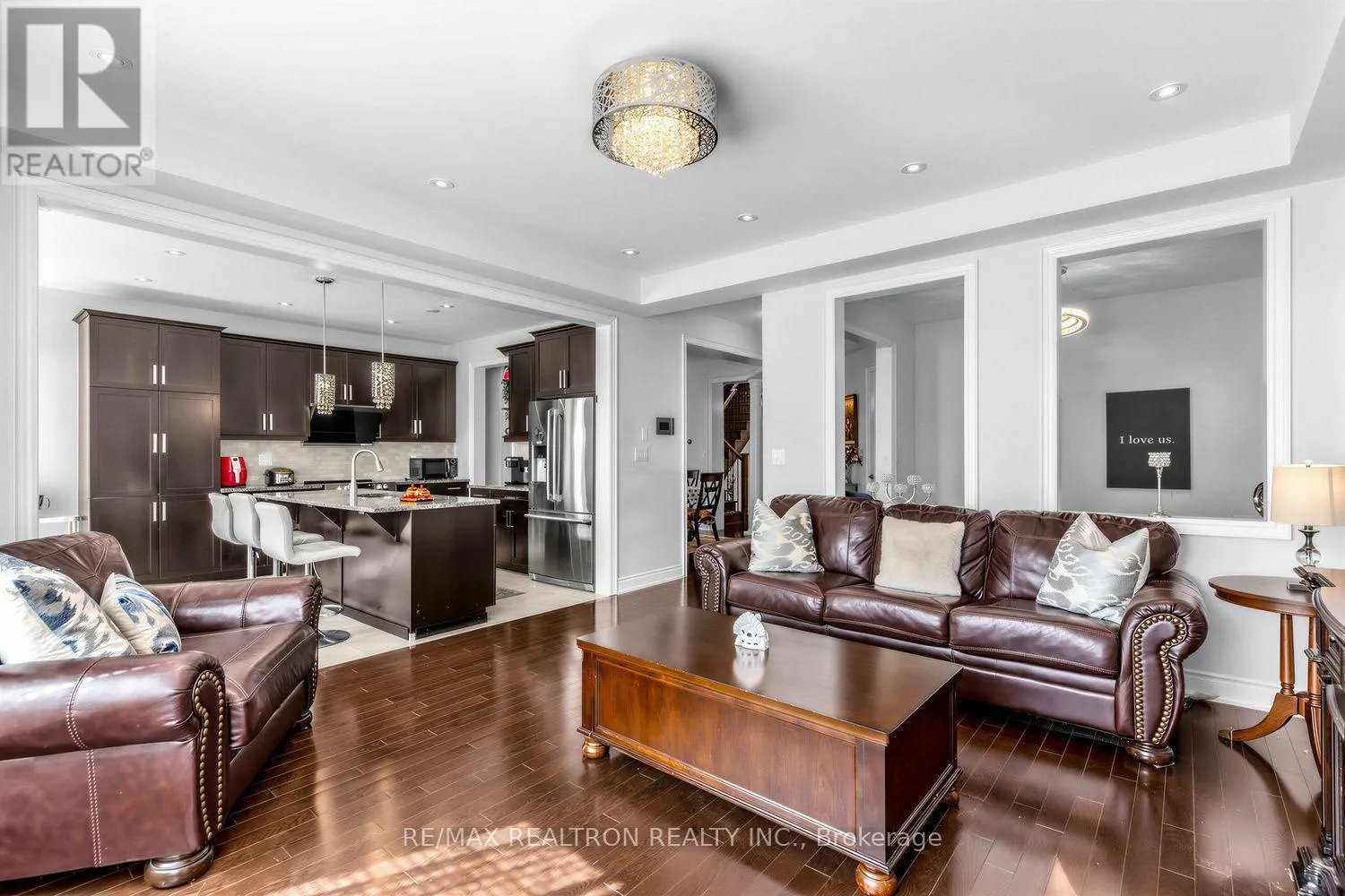 220 DEGRAAF CRESCENT