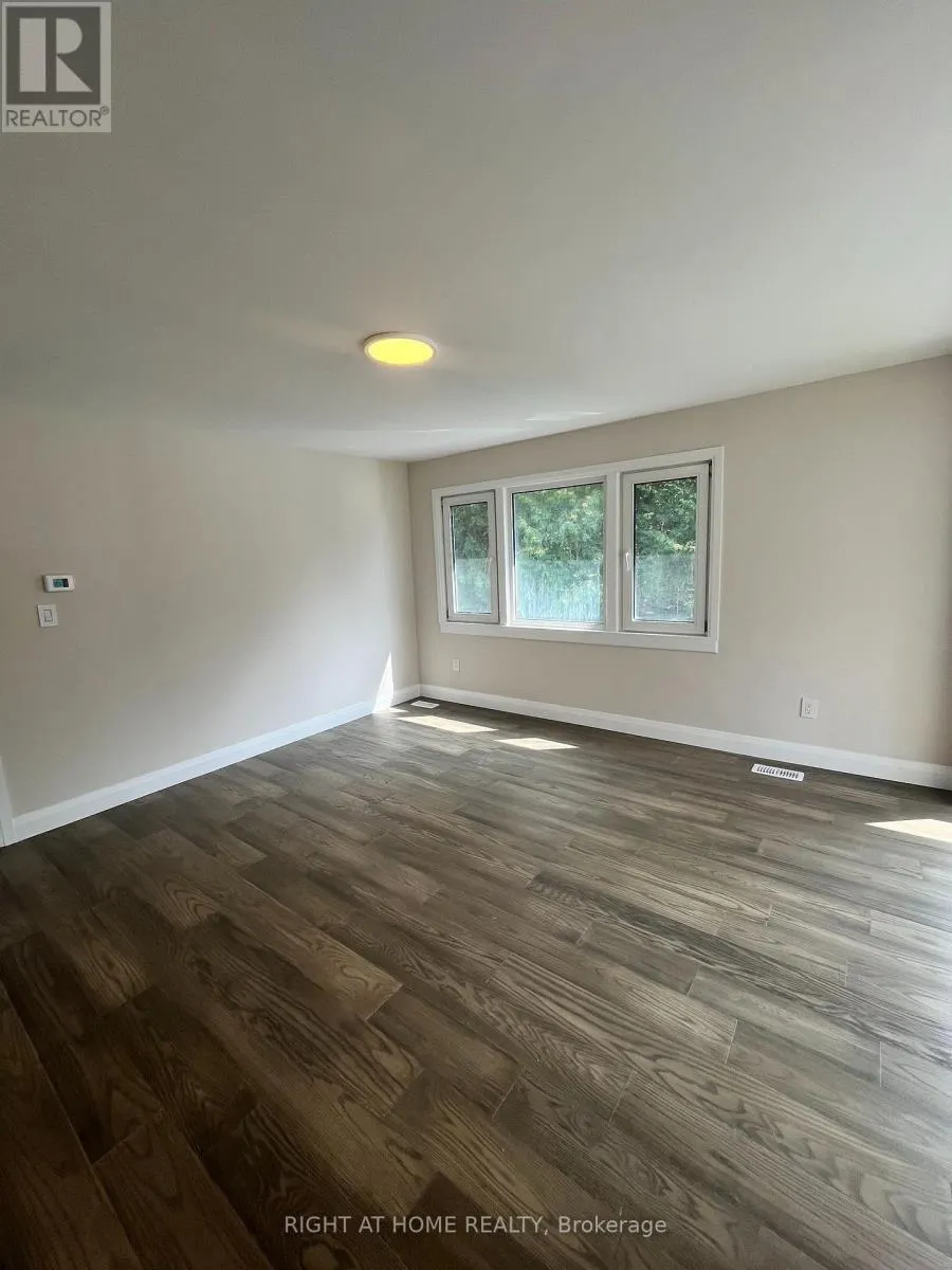 379 THE QUEENSWAY ROAD S