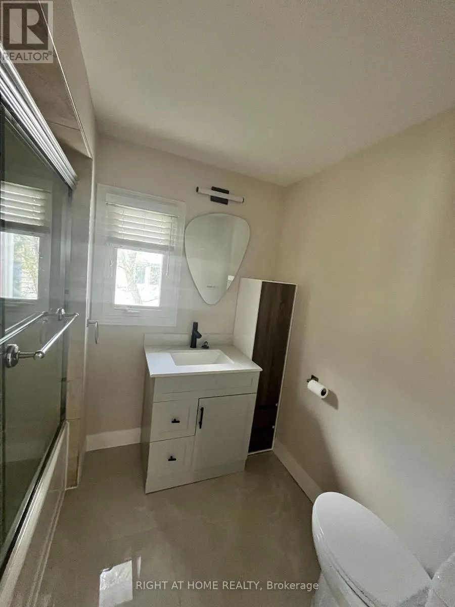 379 THE QUEENSWAY ROAD S