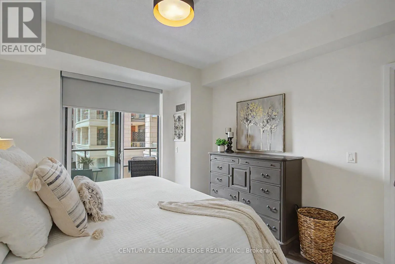 312 - 25 BAKER HILL BOULEVARD