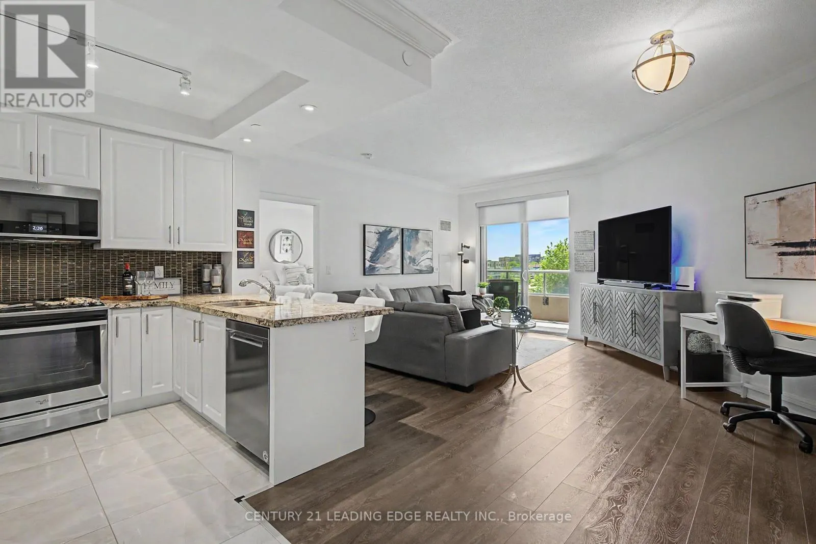 312 - 25 BAKER HILL BOULEVARD