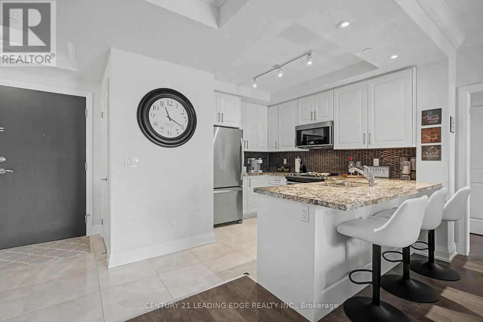 312 - 25 BAKER HILL BOULEVARD