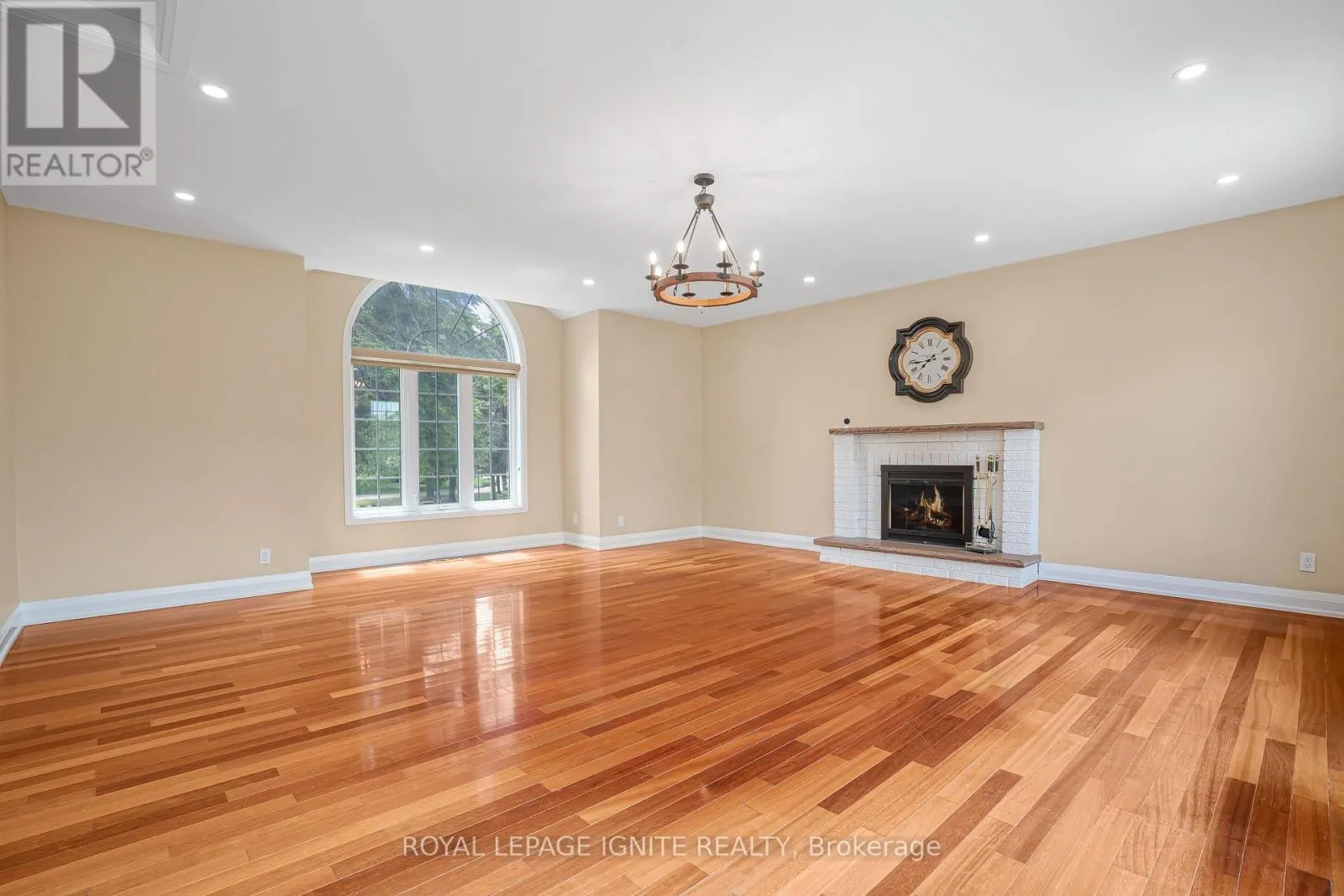 69 RAEVIEW DRIVE