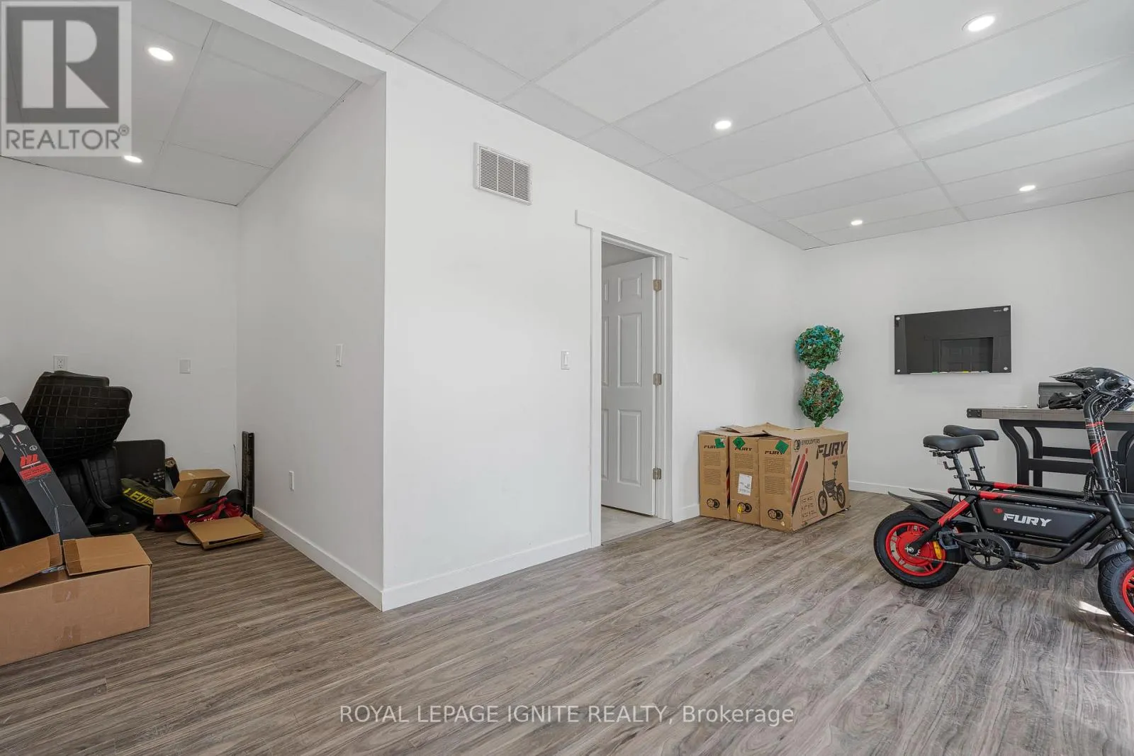 69 RAEVIEW DRIVE