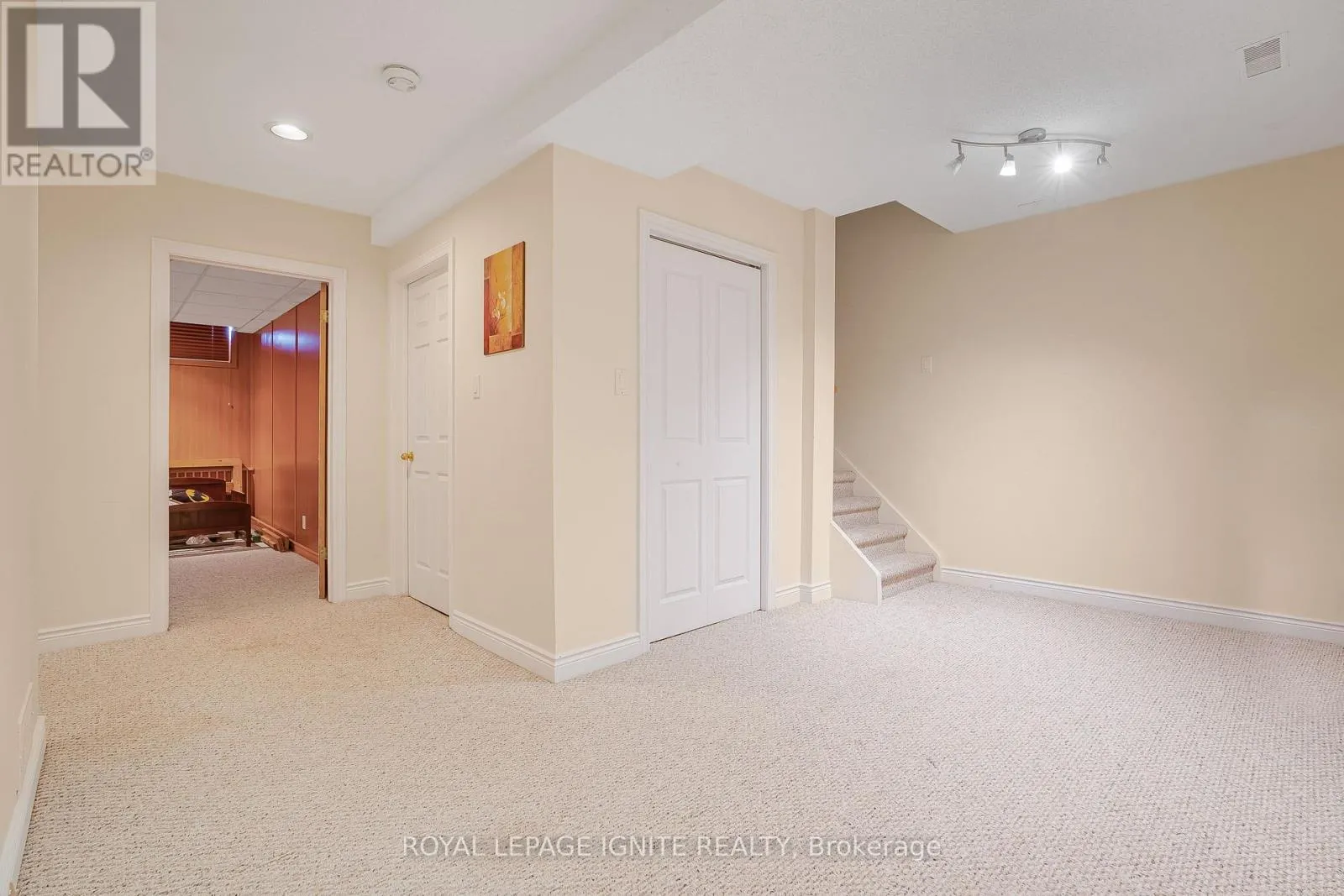 69 RAEVIEW DRIVE
