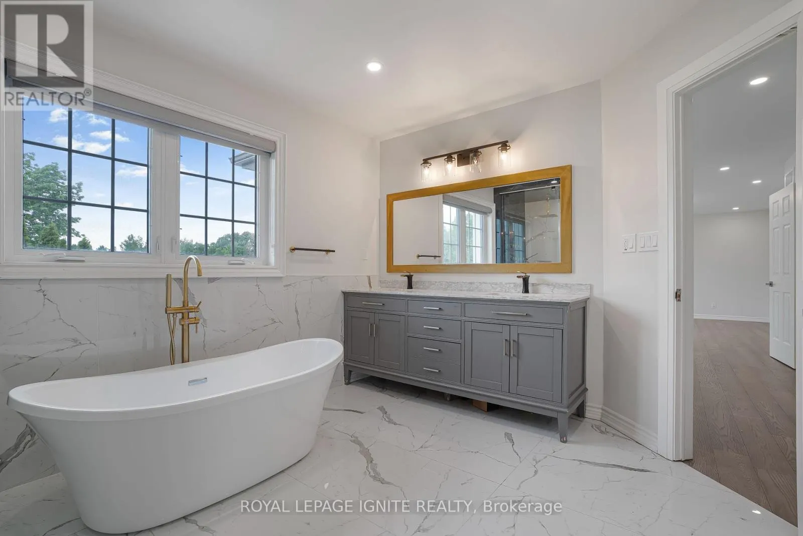 69 RAEVIEW DRIVE