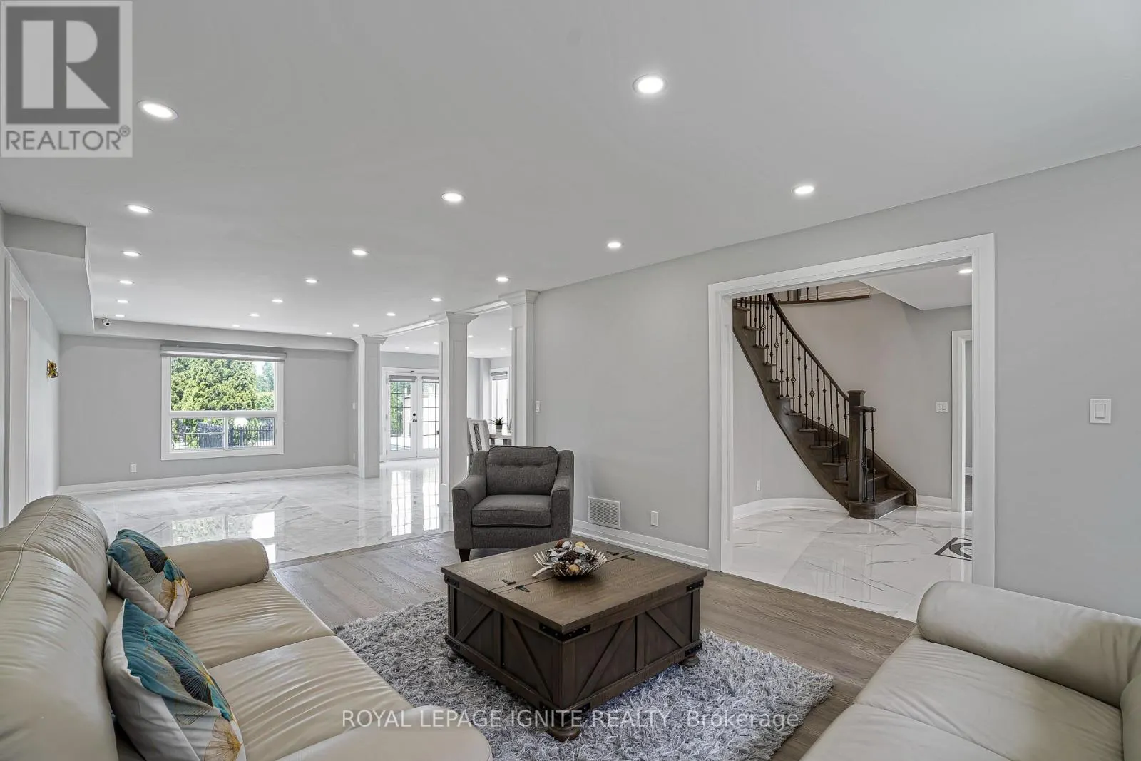 69 RAEVIEW DRIVE