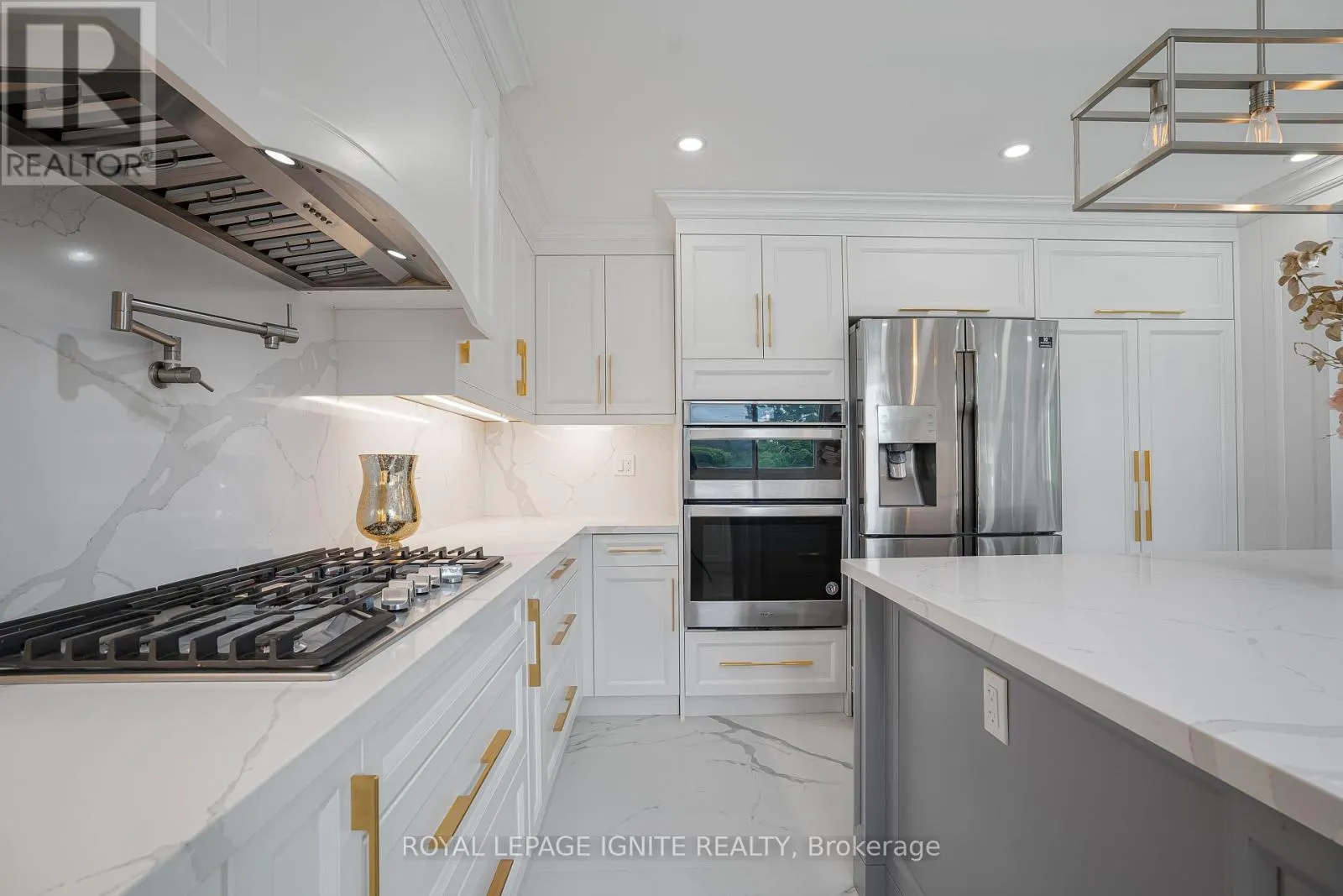 69 RAEVIEW DRIVE