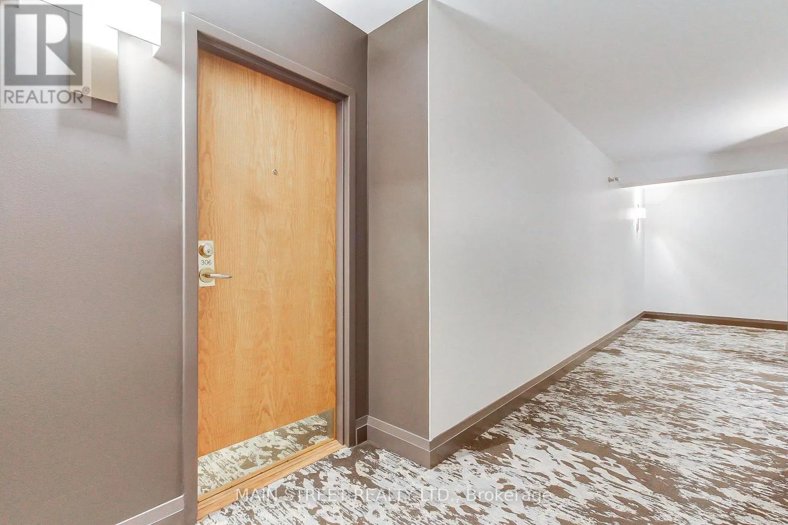 306 - 85 WELLINGTON STREET W