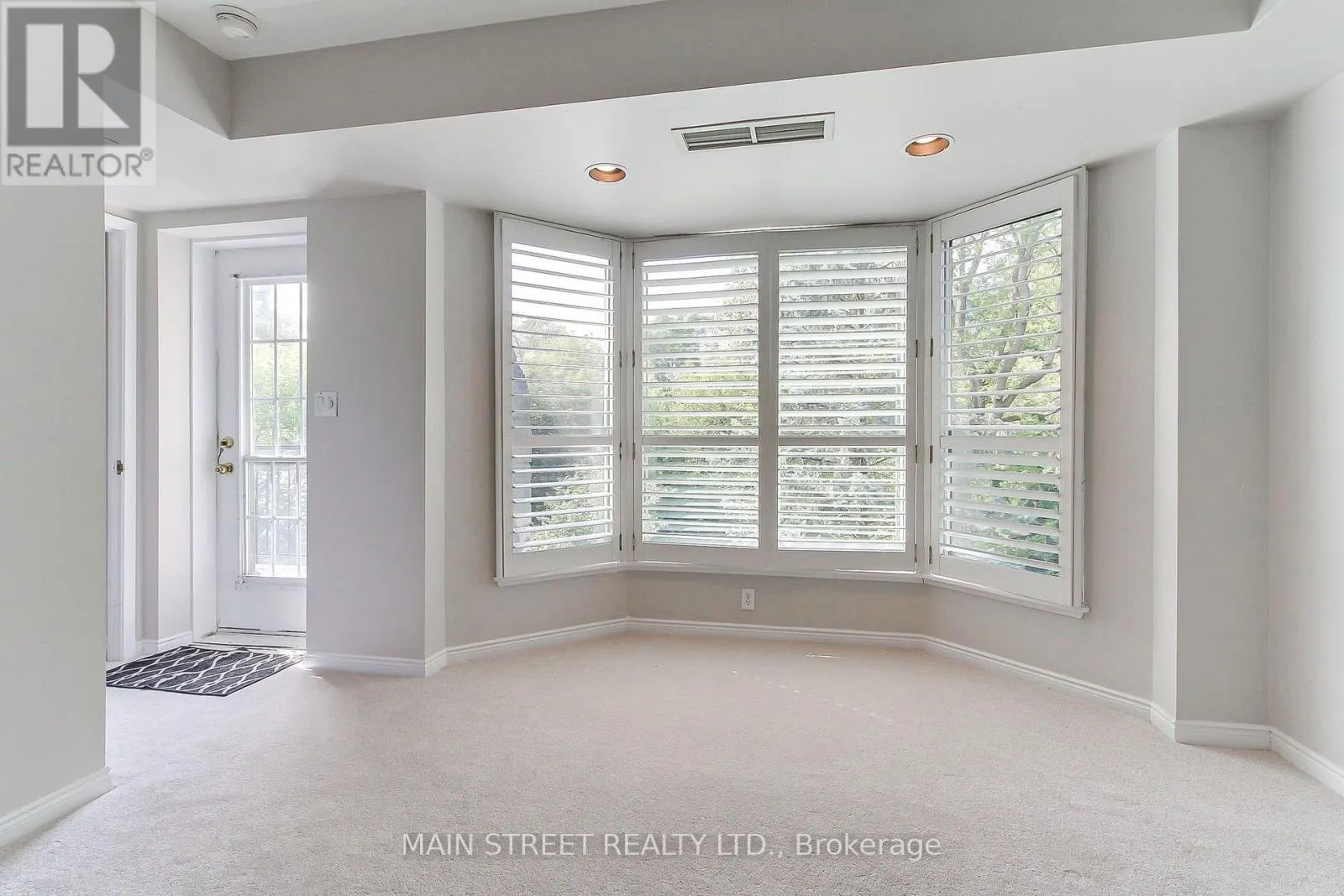 306 - 85 WELLINGTON STREET W