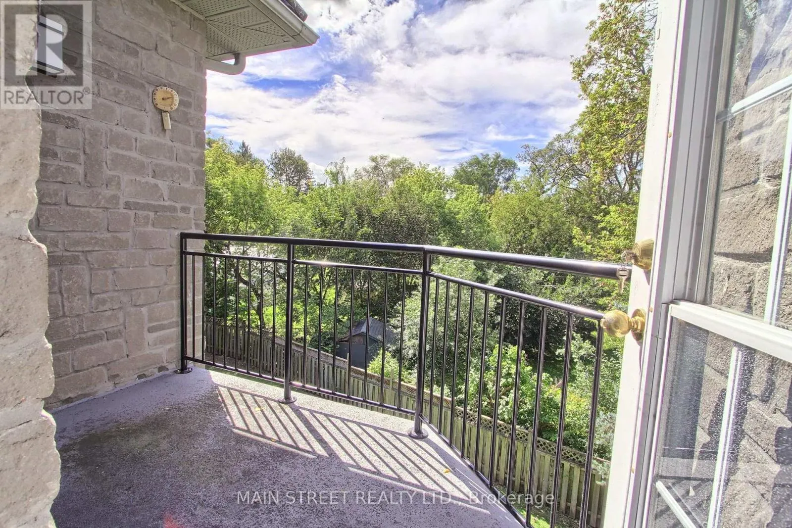 306 - 85 WELLINGTON STREET W