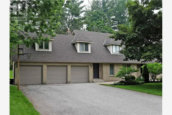 544 WOODLAND ACRES CRESCENT