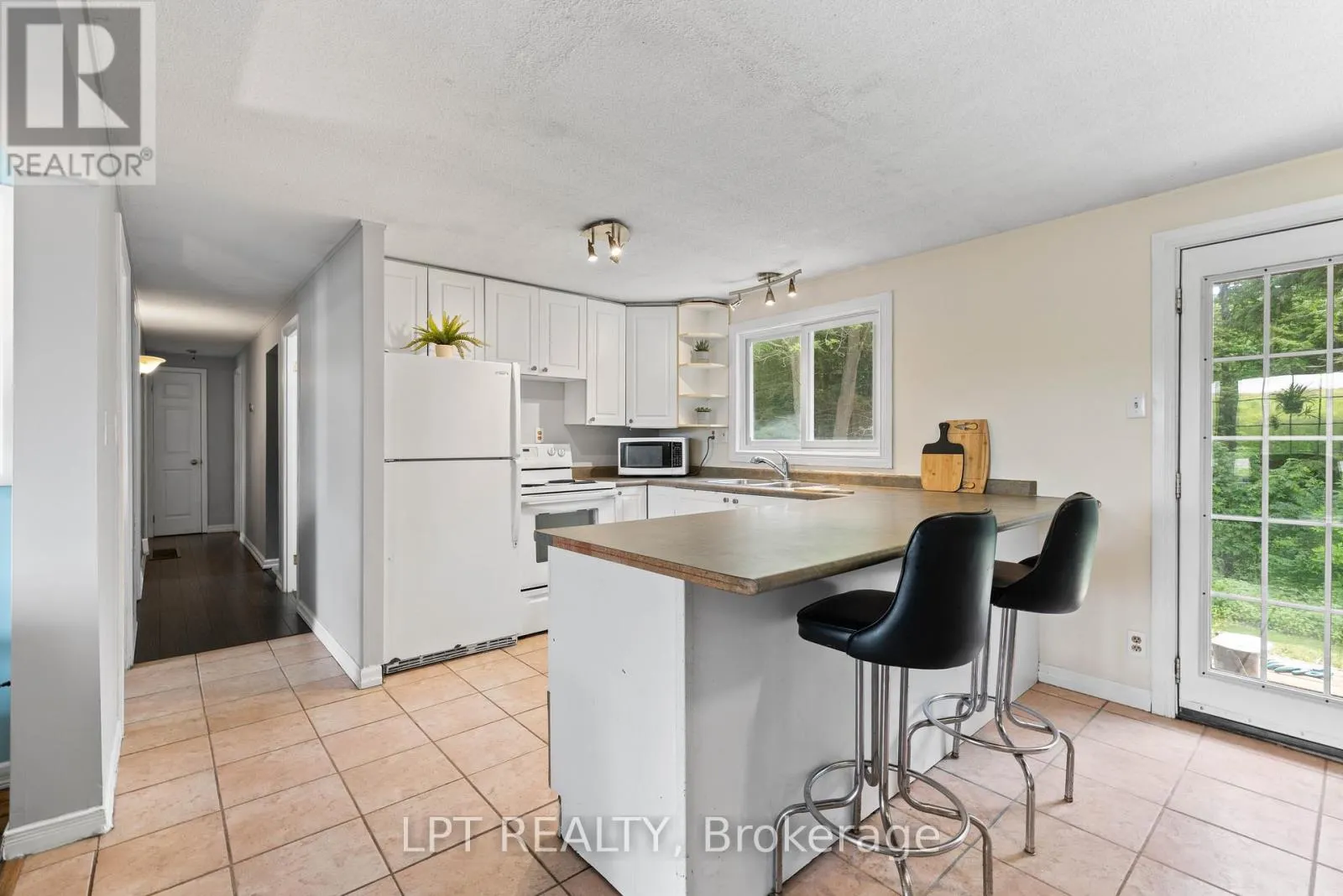 2743 LOCKHART ROAD