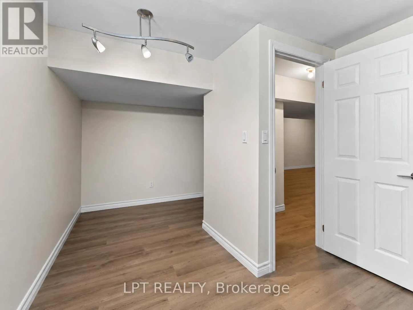 2743 LOCKHART ROAD
