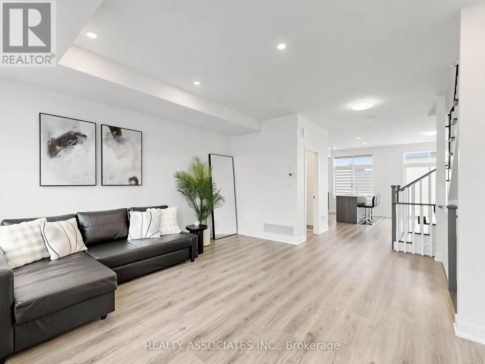 14 BAKER HILL BOULEVARD