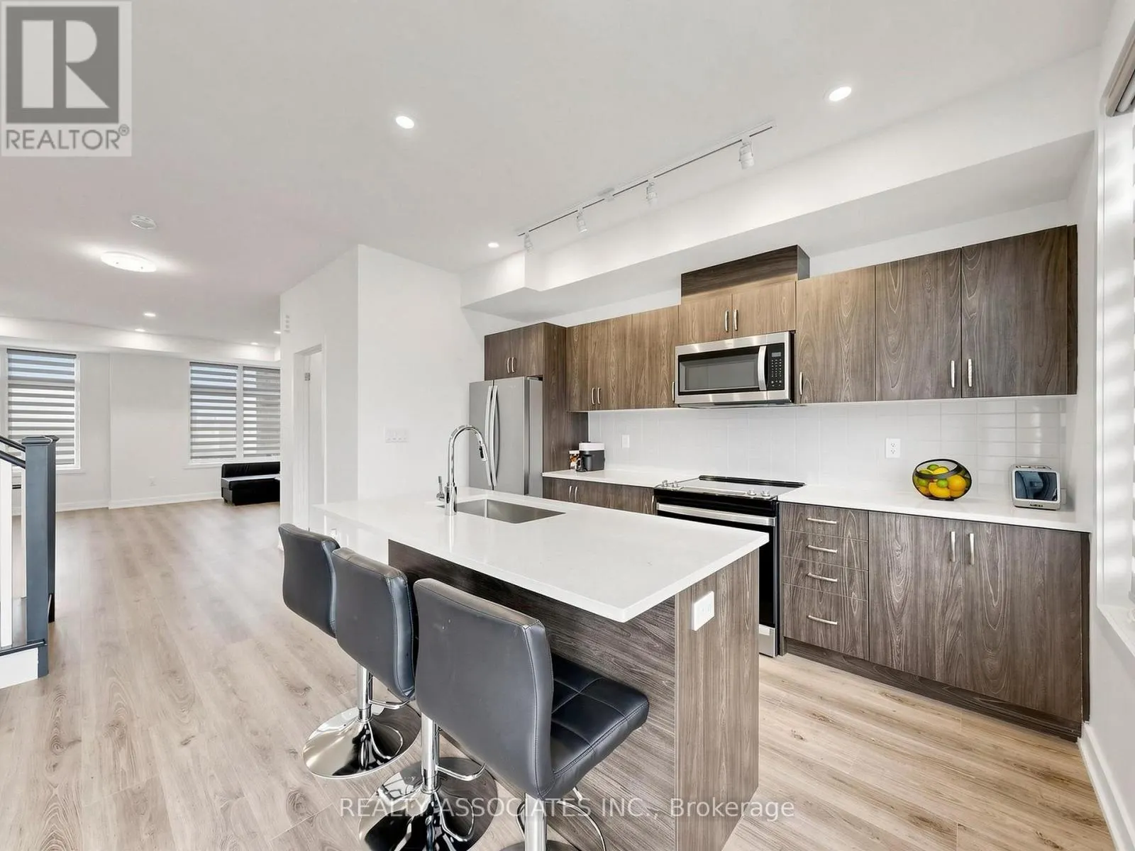 14 BAKER HILL BOULEVARD
