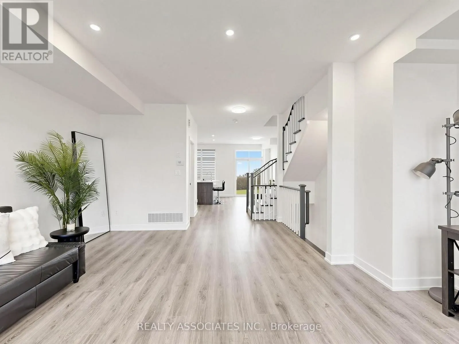14 BAKER HILL BOULEVARD
