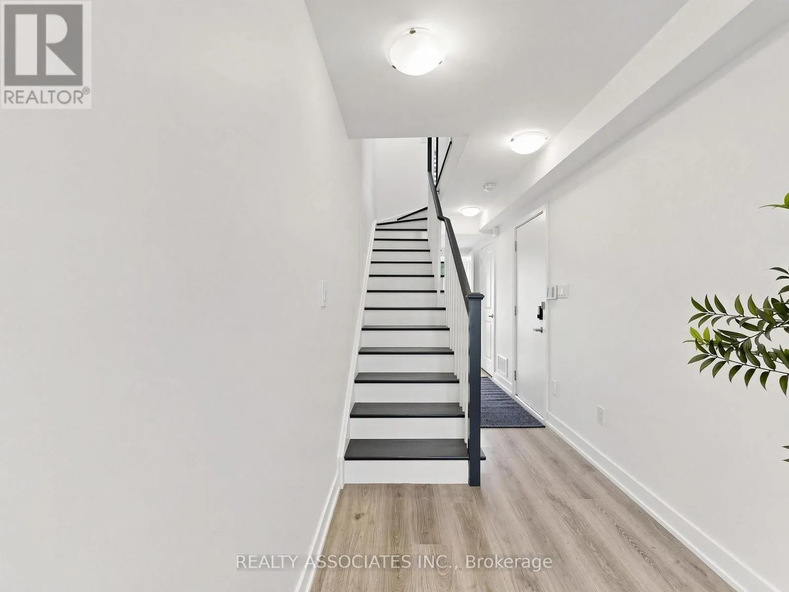 14 BAKER HILL BOULEVARD