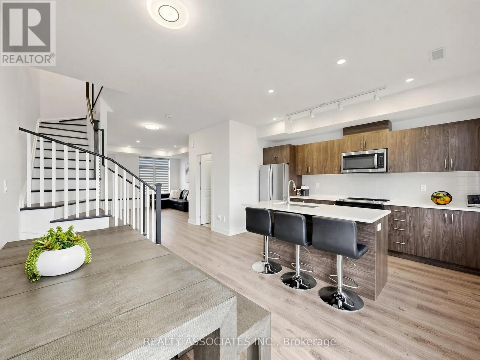 14 BAKER HILL BOULEVARD
