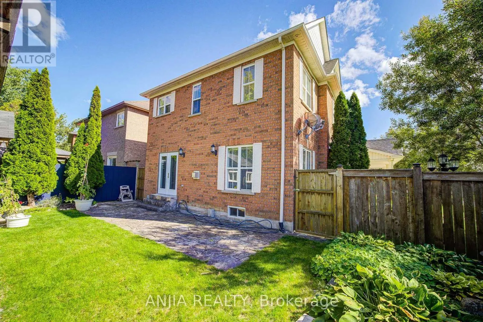 38 HARPER'S GATE WAY