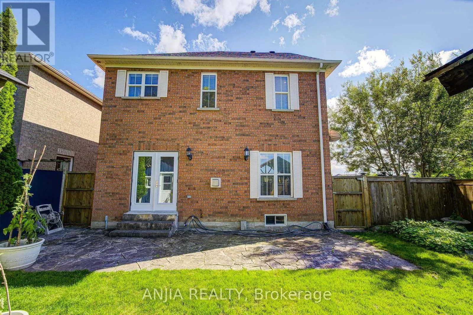 38 HARPER'S GATE WAY