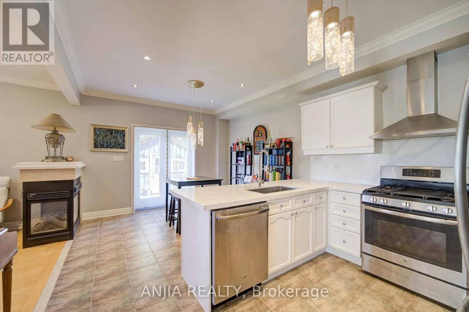 38 HARPER'S GATE WAY