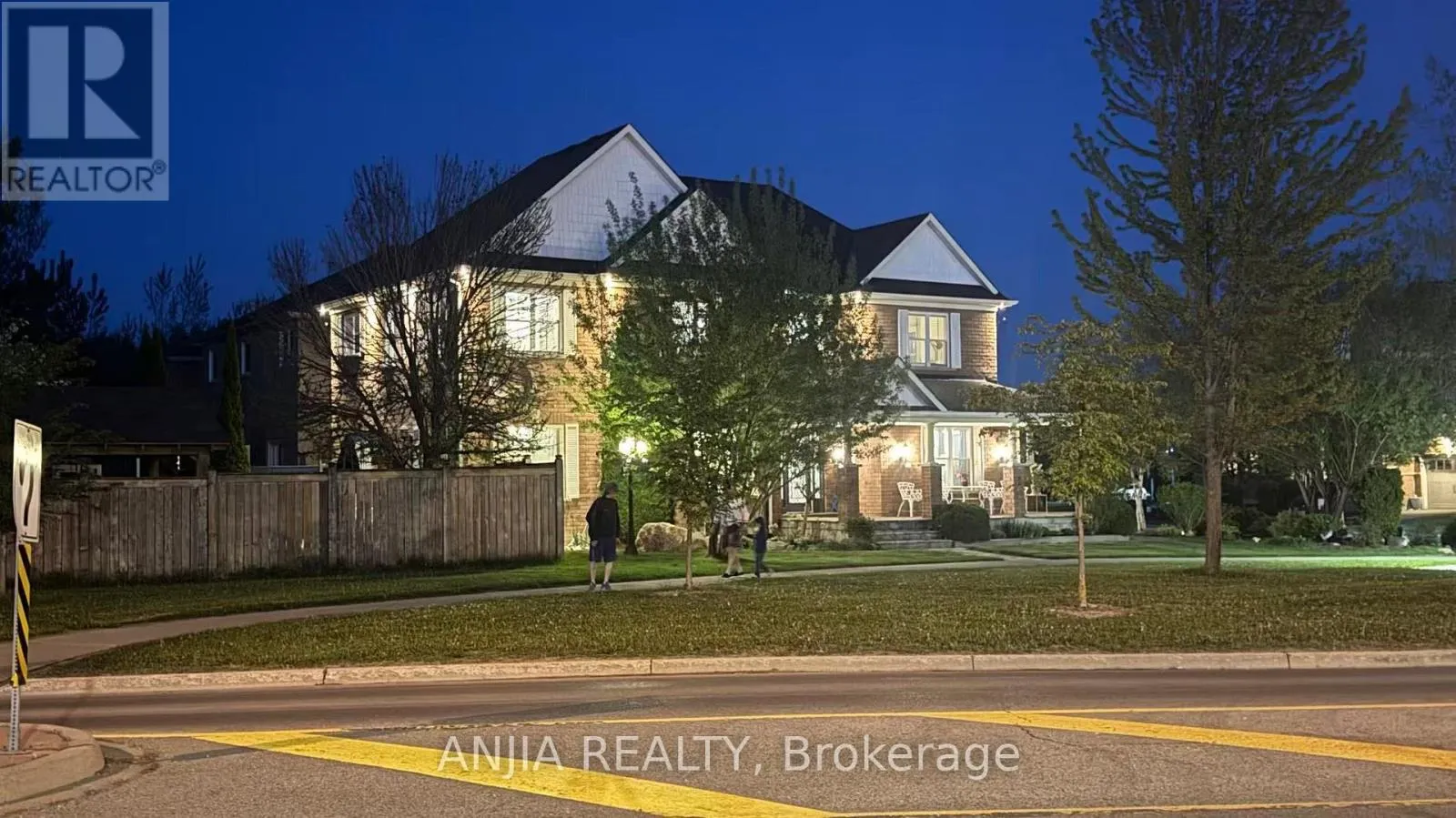 38 HARPER'S GATE WAY