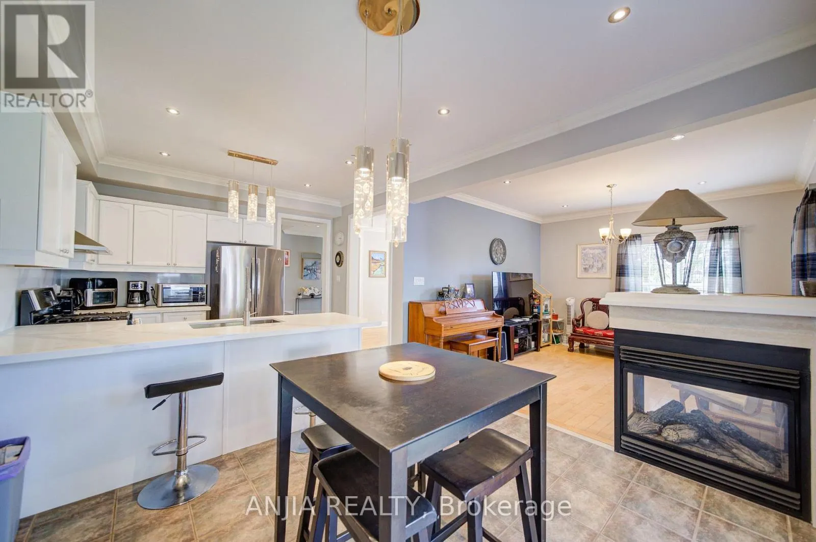 38 HARPER'S GATE WAY