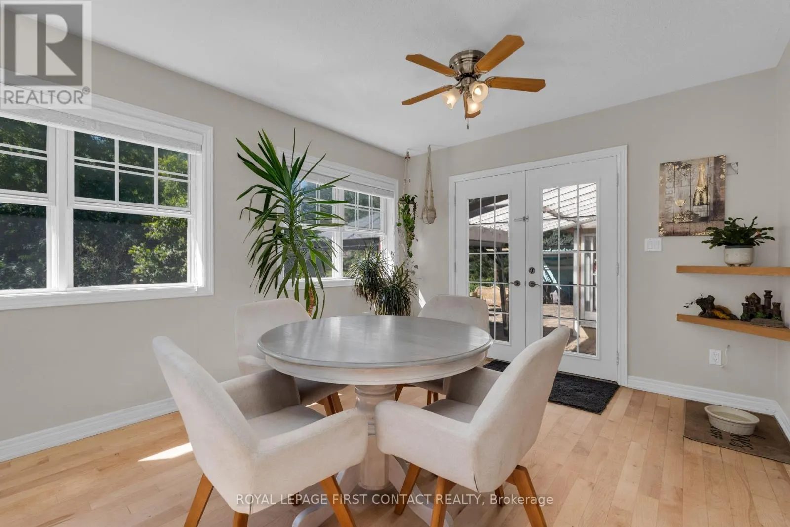 43 VANDERPOST CRESCENT