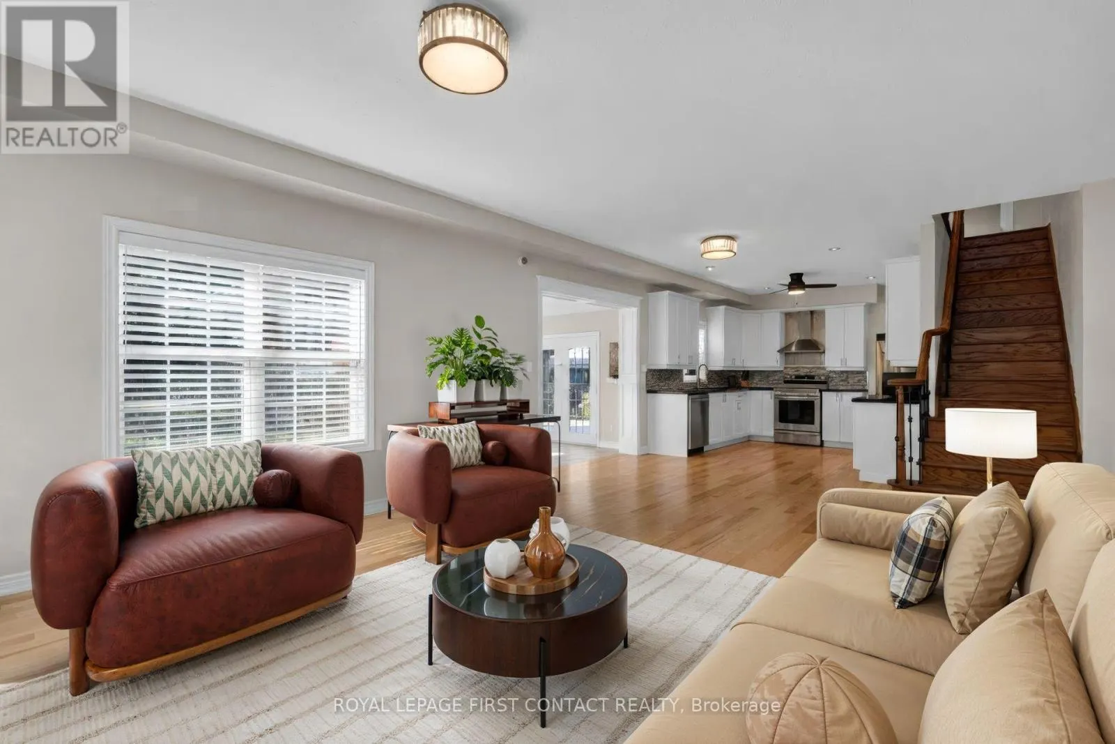 43 VANDERPOST CRESCENT