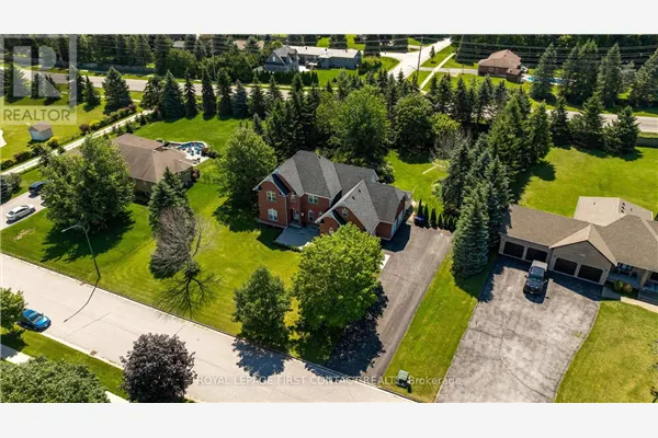 43 VANDERPOST CRESCENT