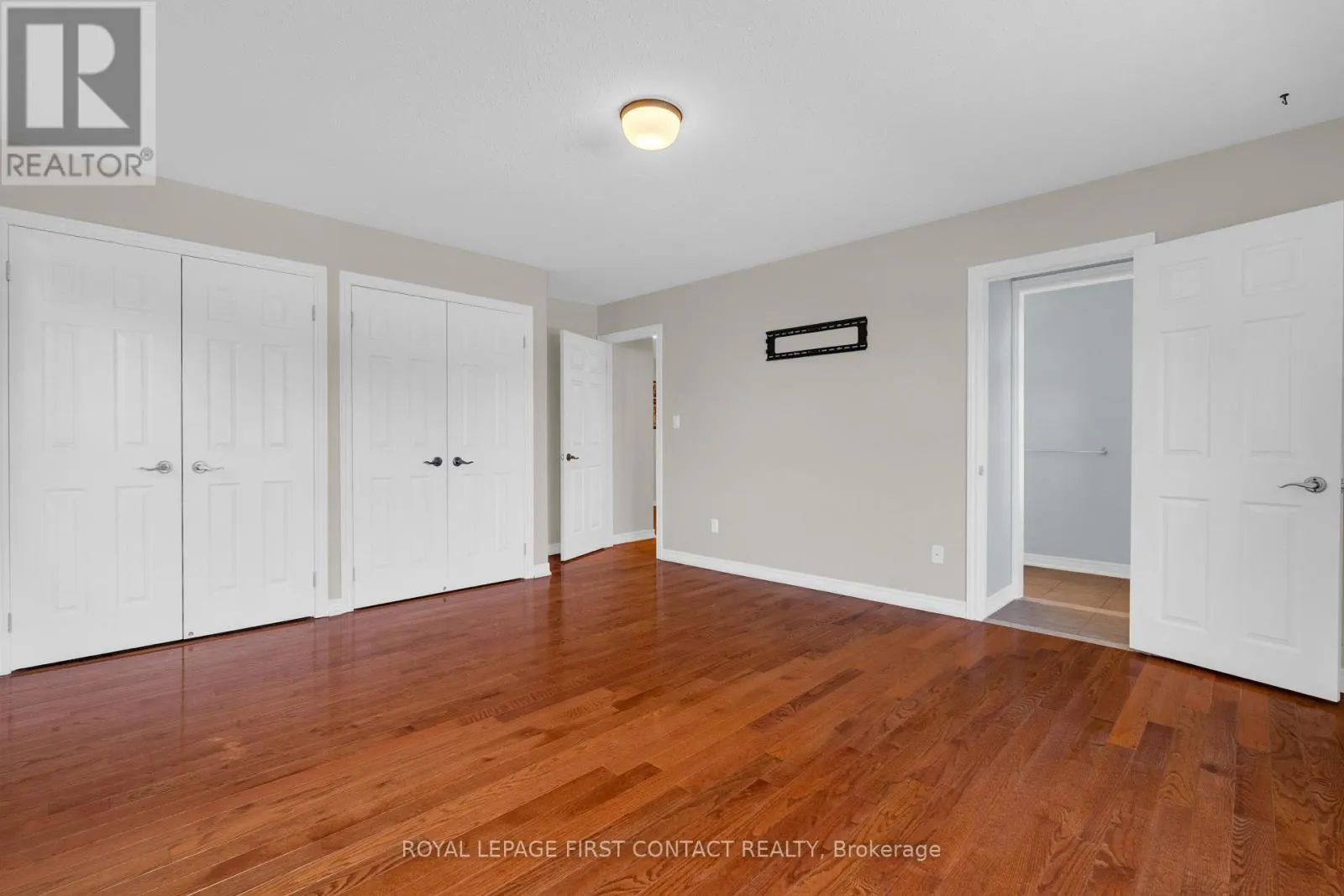 43 VANDERPOST CRESCENT