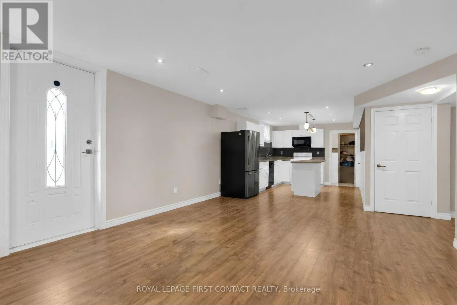 43 VANDERPOST CRESCENT
