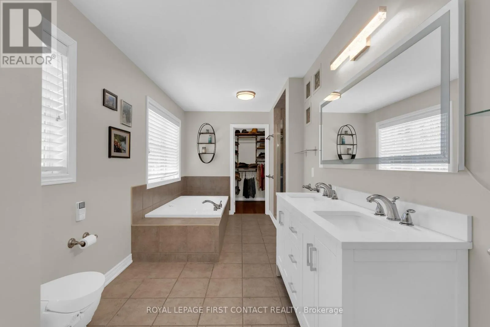 43 VANDERPOST CRESCENT