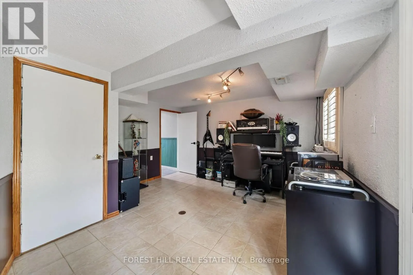 9 - 25 DEER RUN CRESCENT