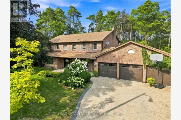 22 CYNTHIA CRESCENT